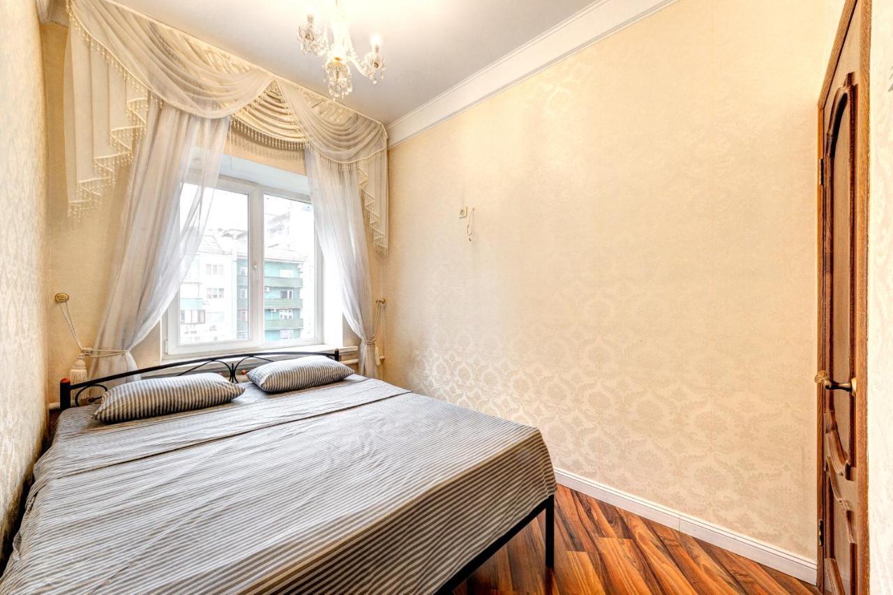 Apartments With 3 Rooms Near Palace Ukraine Kyiv Exterior photo